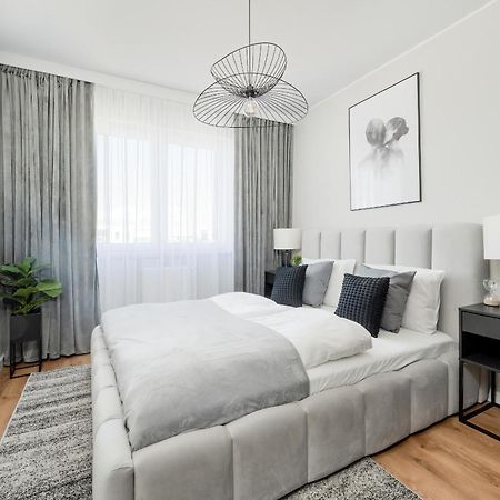 Piekny Apartament Wichrowa - 2 Sypialnie Free Garage Wroclaw By Noclegi Renters Exteriér fotografie